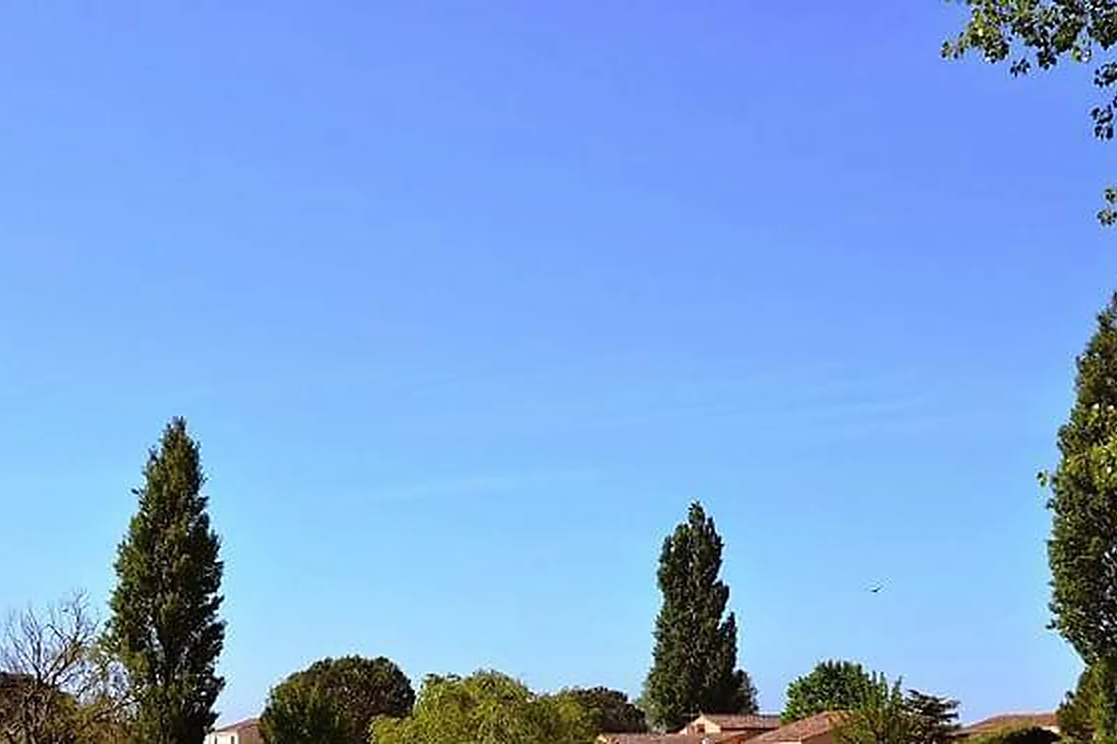 Lieux événementiels, LE VILLAGE CAMARGUAIS