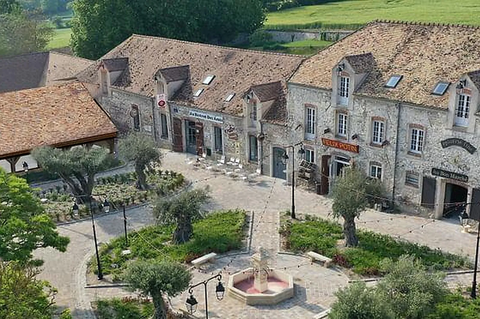 Lieux événementiels, LE VILLAGE DU SÉMINAIRE