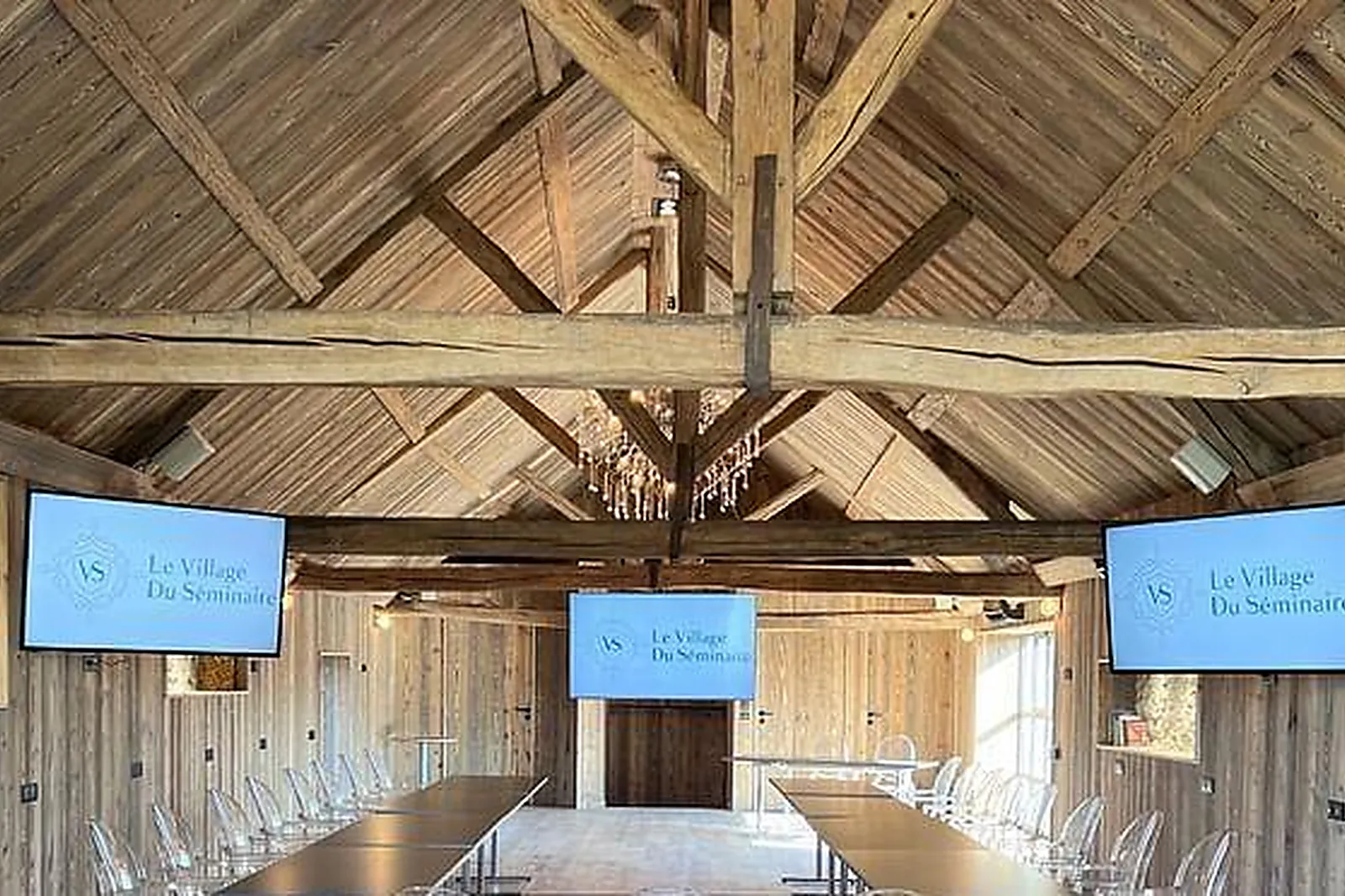 Lieux événementiels, LE VILLAGE DU SÉMINAIRE