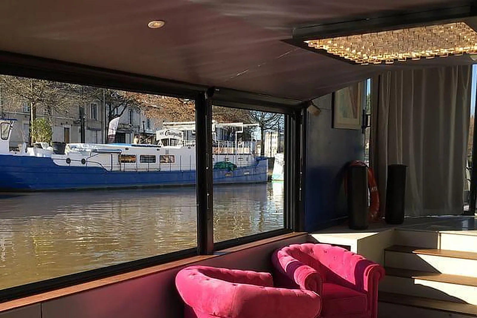 Lieux événementiels, LE BATEAU DE LE D’Ô