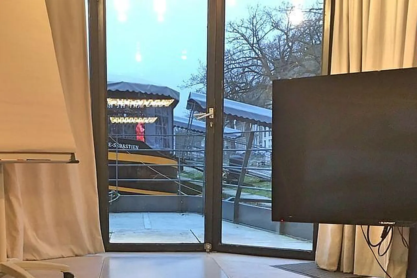 Lieux événementiels, LE BATEAU DE LE D’Ô