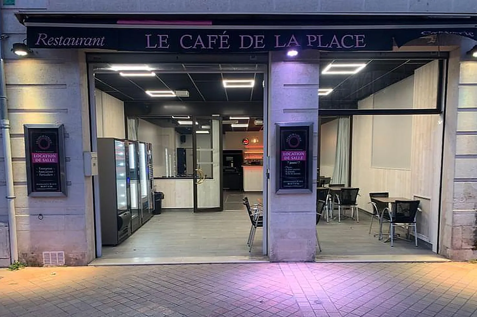 Lieux événementiels, LE CAFÉ DE LA PLACE DE CAUDERAN
