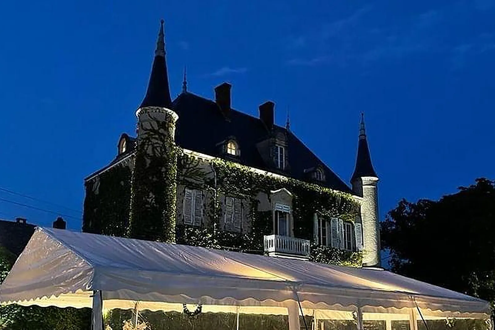 Lieux événementiels, LE CHÂTEAU DU GRAND VERNAY