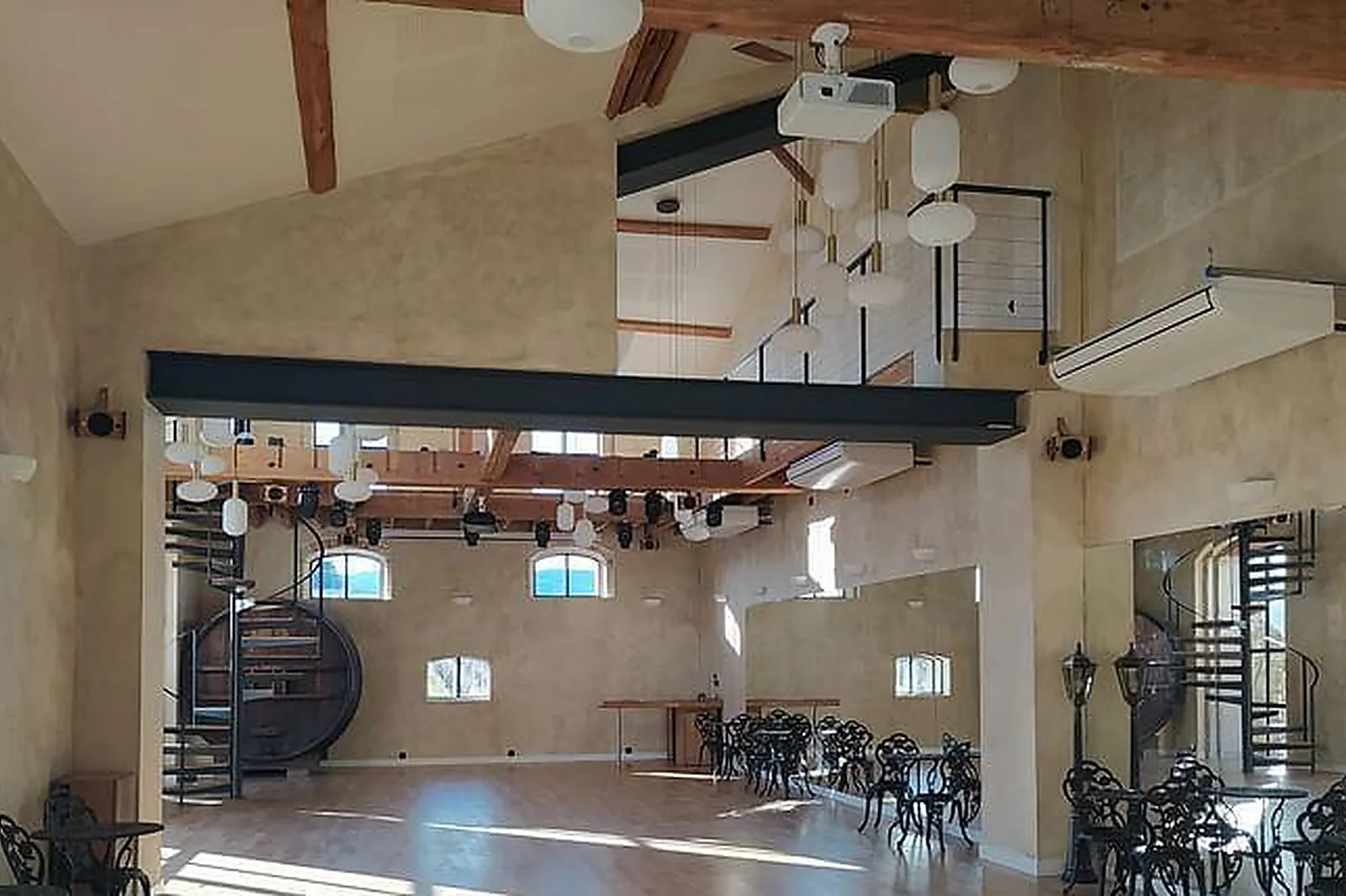 Lieux événementiels, LE CHÂTEAU DU GRAND VERNAY