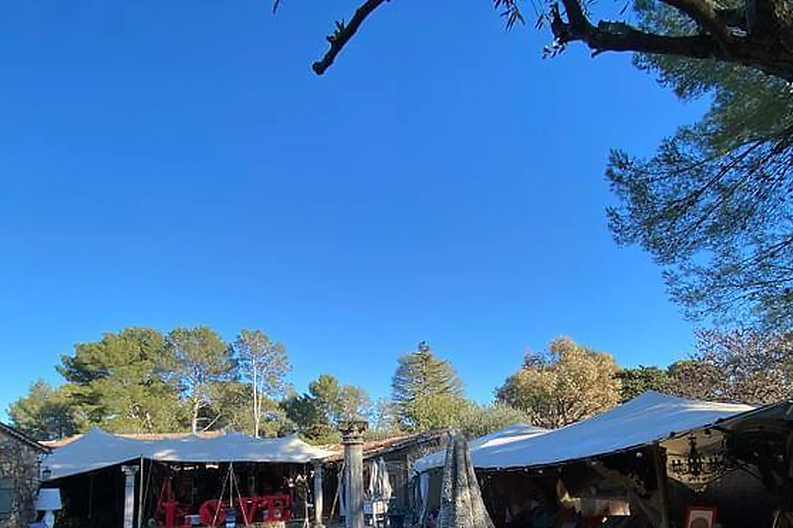 Lieux événementiels, LE HAMEAU DES LUCIOLES