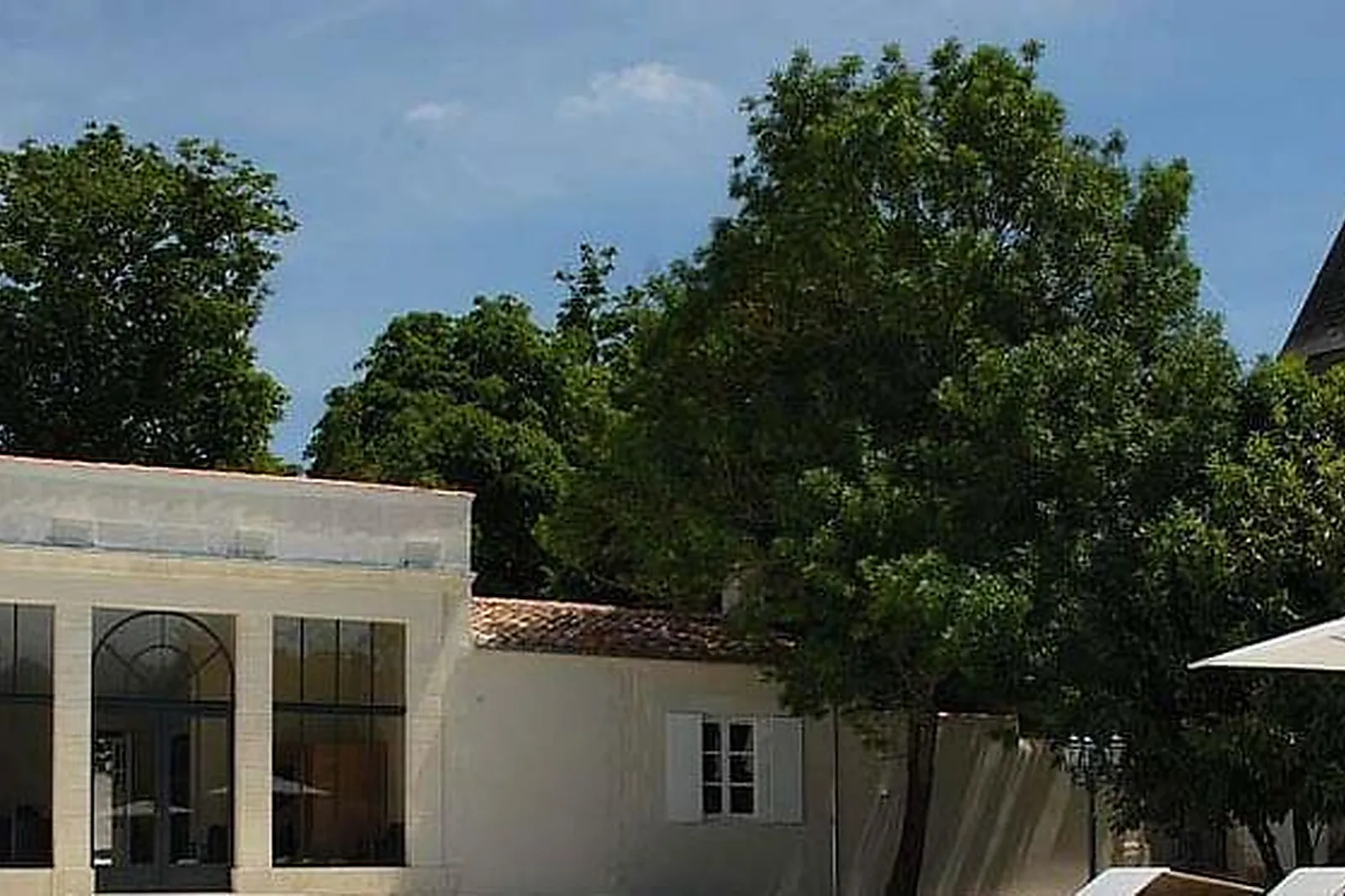 Lieux événementiels, LE LOGIS DU PÉRÉ ****