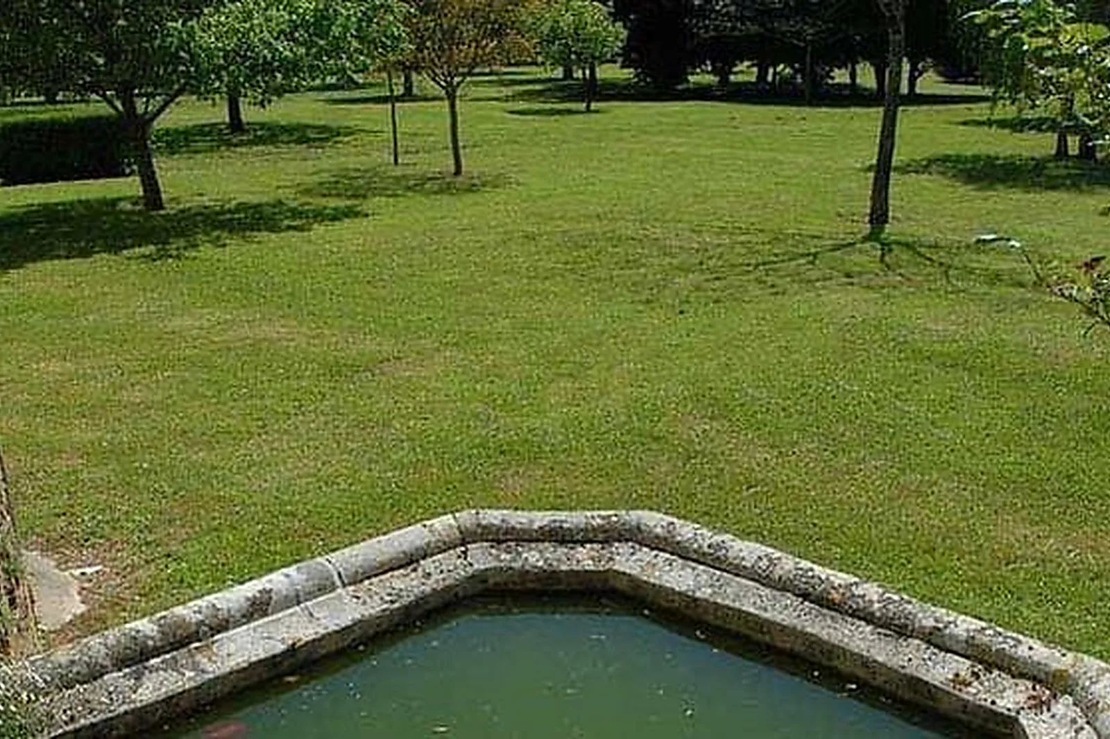 Lieux événementiels, LE LOGIS DU PÉRÉ ****