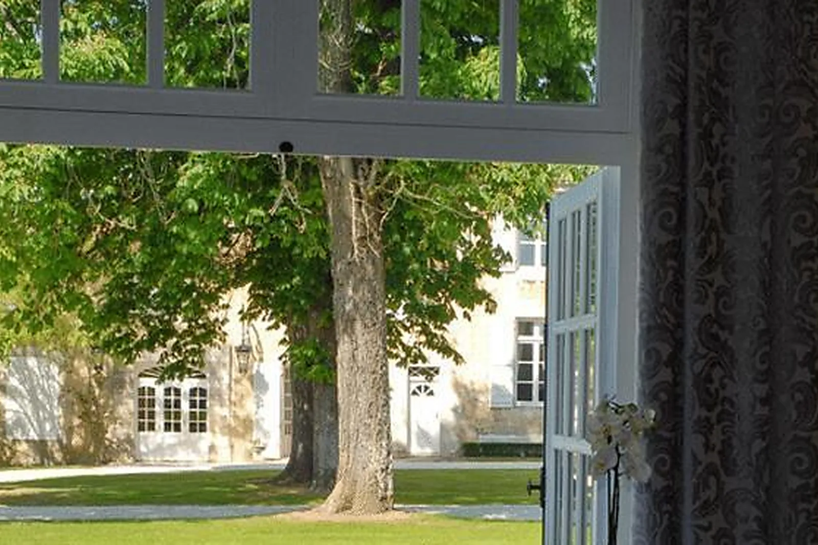 Lieux événementiels, LE LOGIS DU PÉRÉ ****