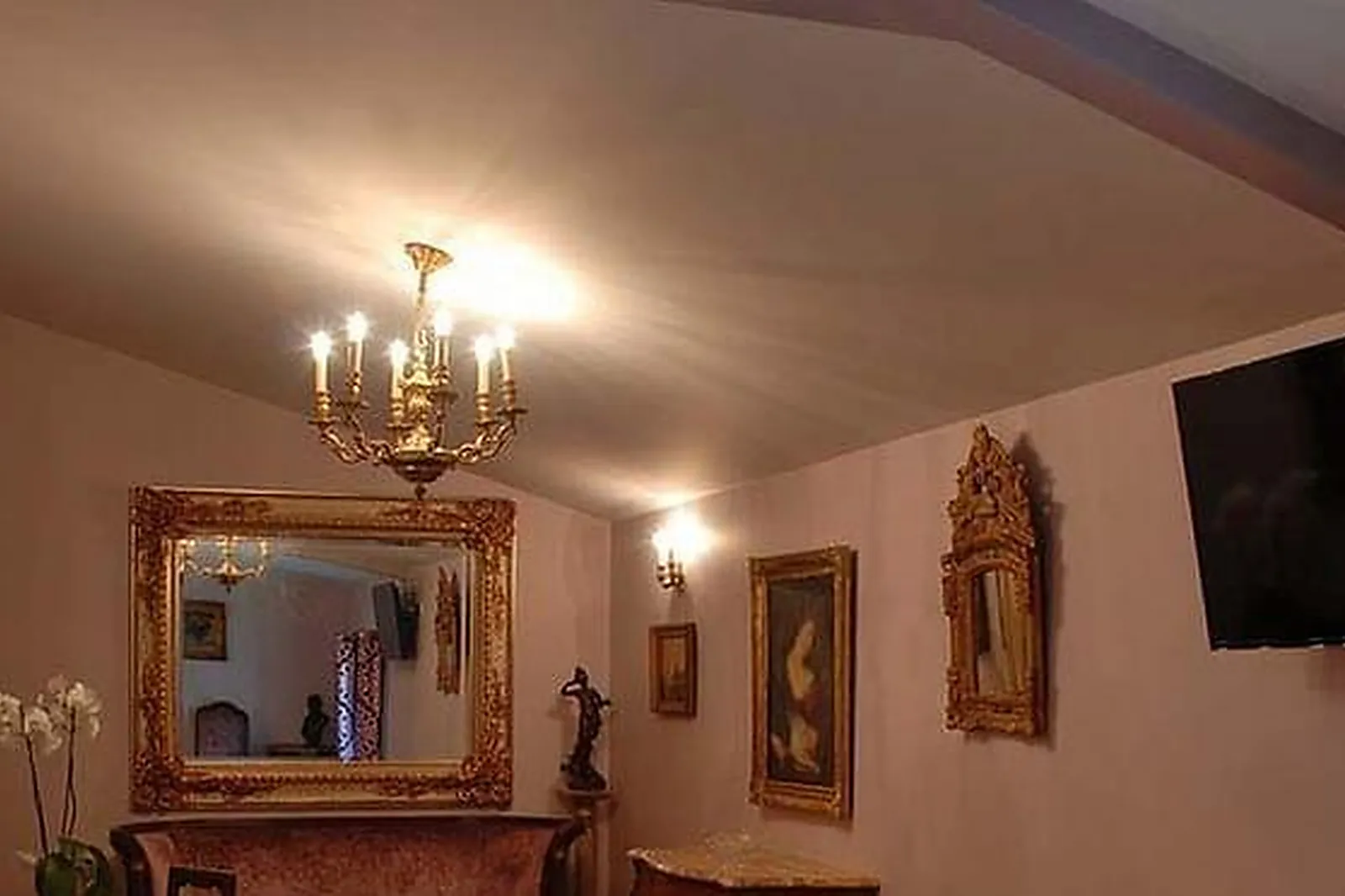 Lieux événementiels, LE LOGIS DU PÉRÉ ****