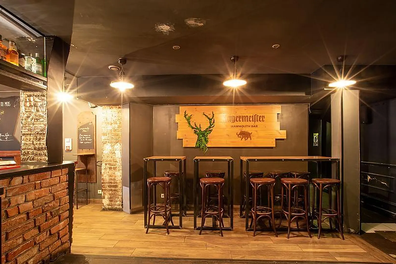 Lieux événementiels, LE MAMMOUTH BAR