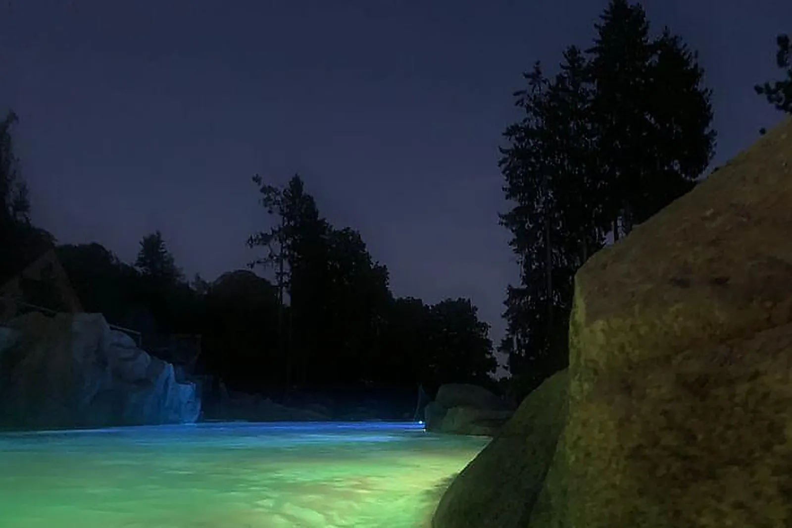 Lieux événementiels, LESBAINSROCHES