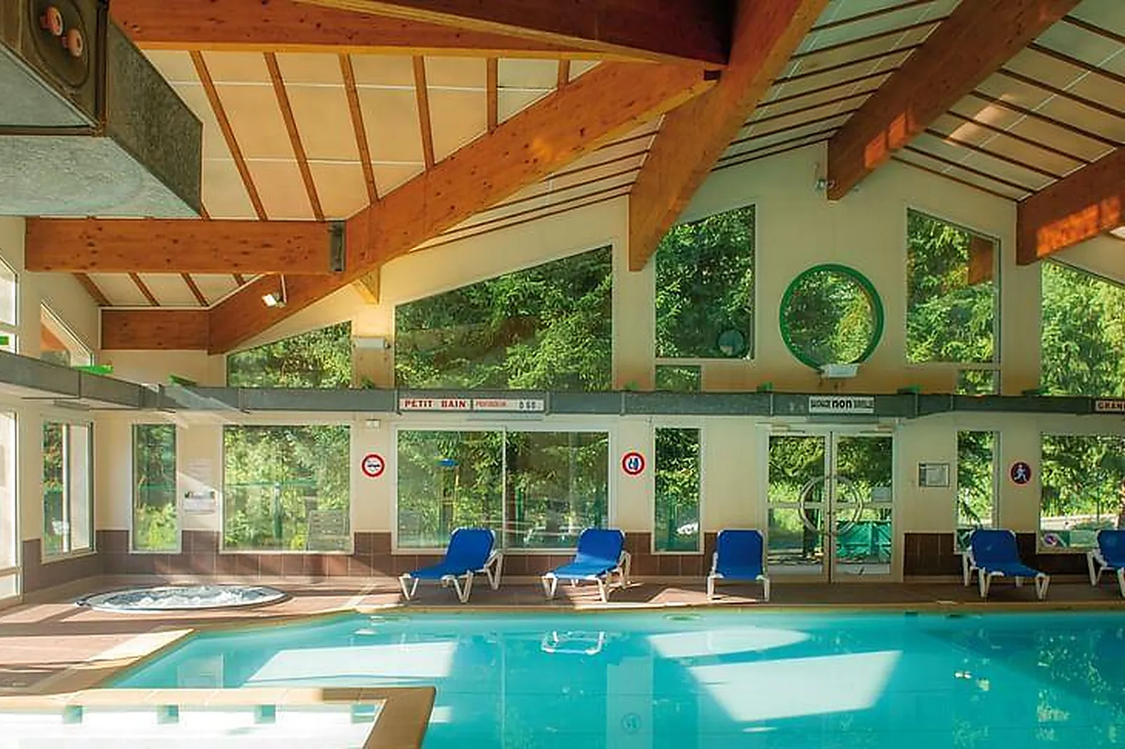 Lieux événementiels, LES ALPES D'AZUR ***