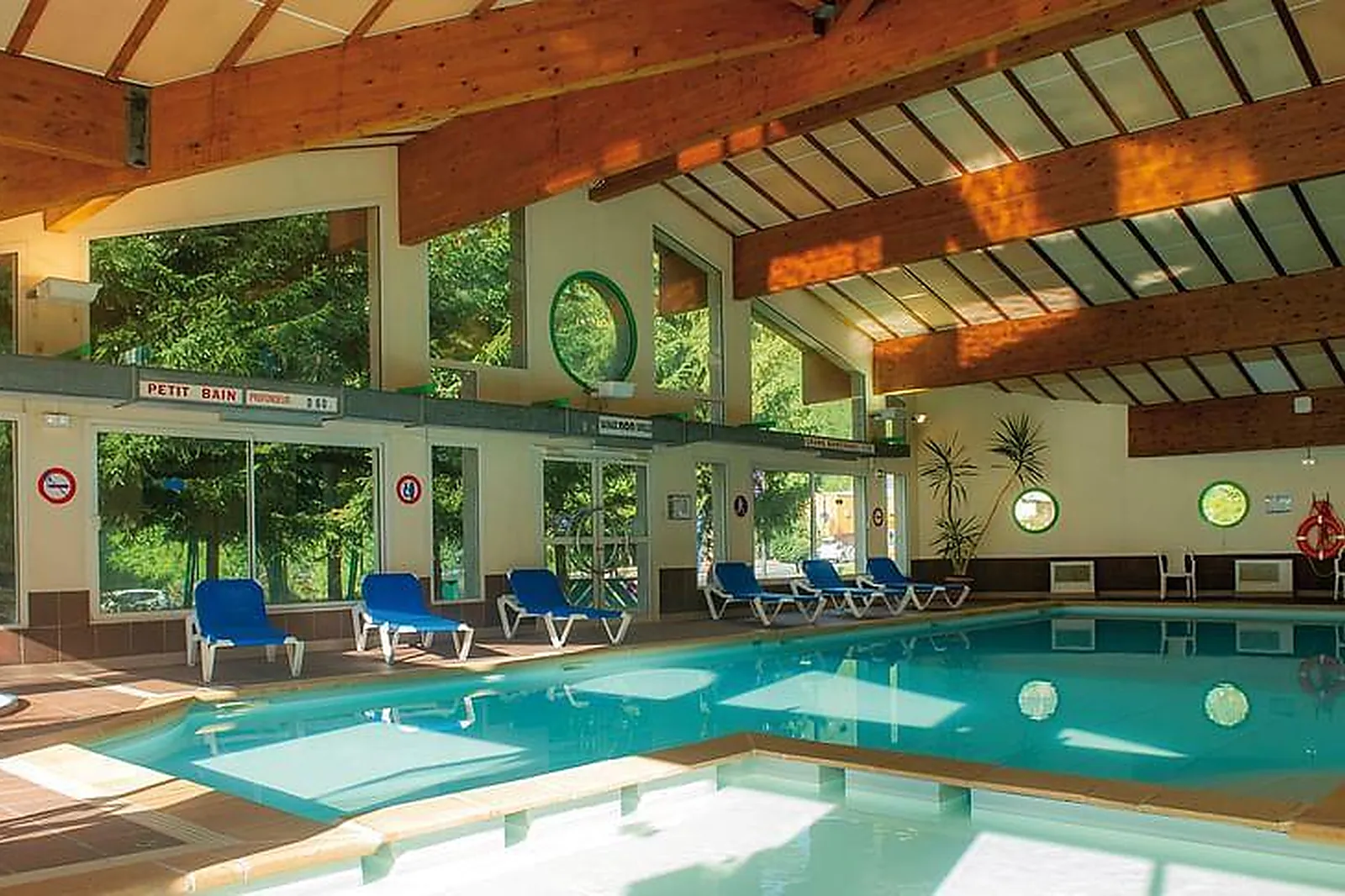 Lieux événementiels, LES ALPES D'AZUR ***