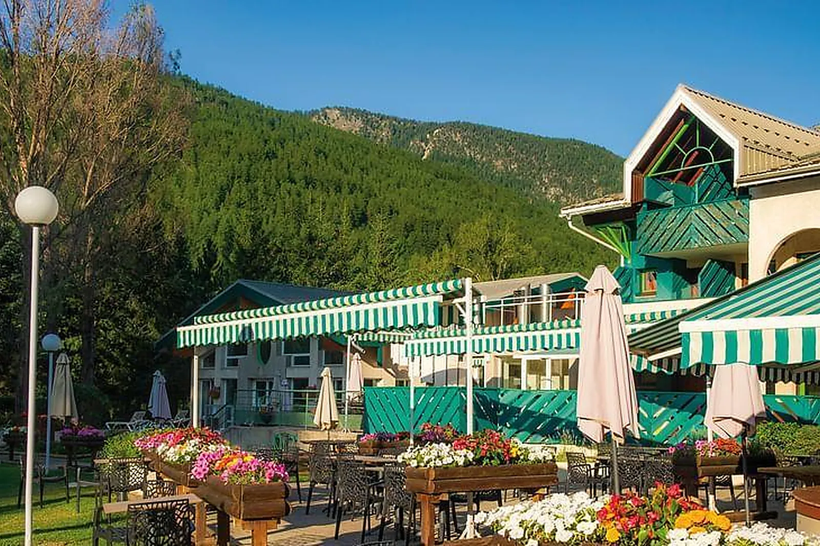 Lieux événementiels, LES ALPES D'AZUR ***