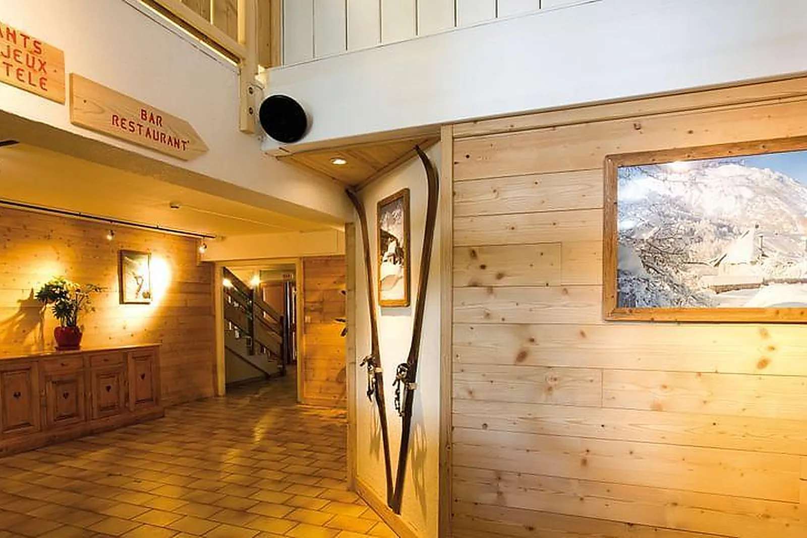 Lieux événementiels, LES ALPES D'AZUR ***