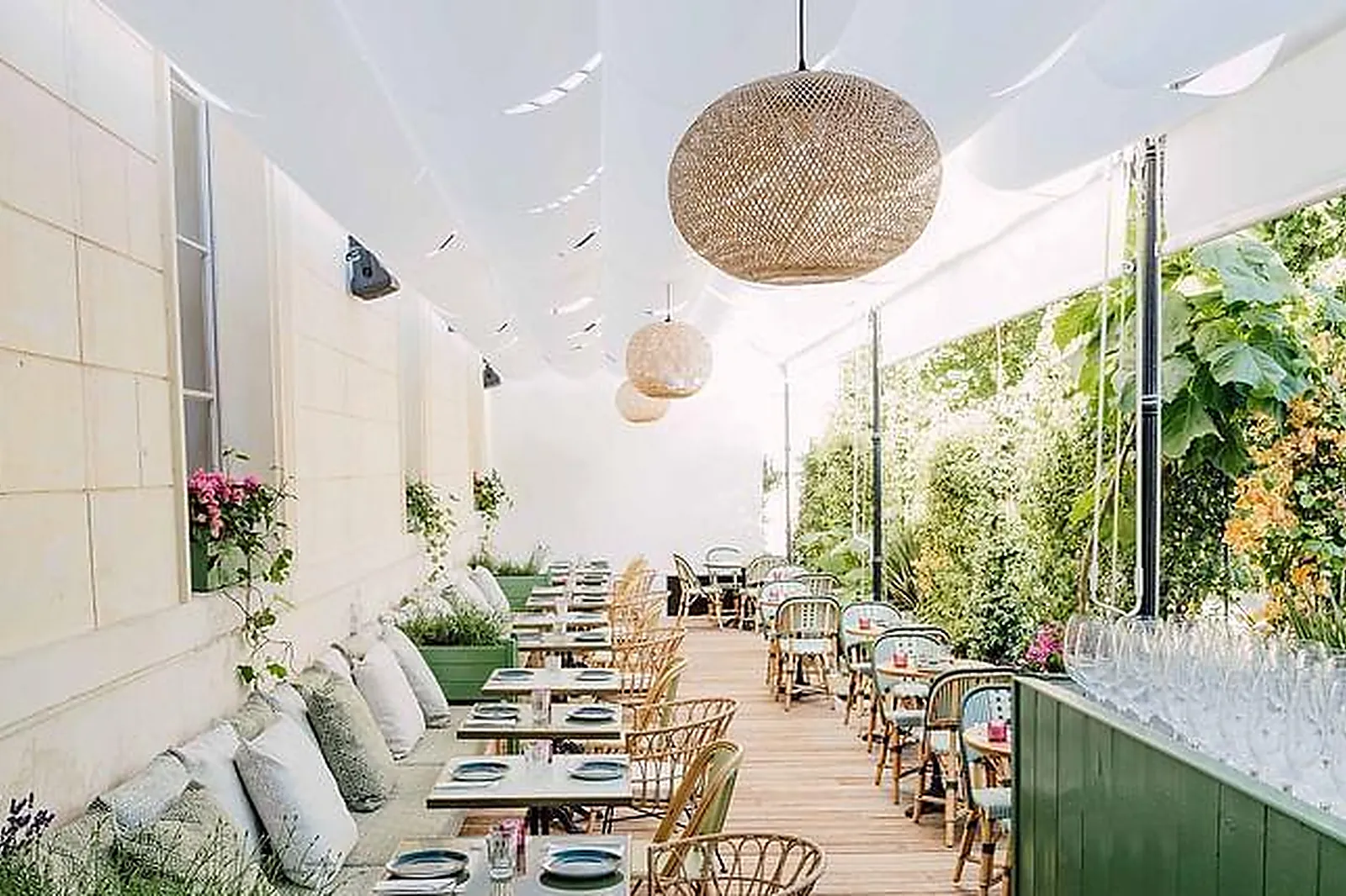 Lieux événementiels, SALLE FÉES DES RÊVES