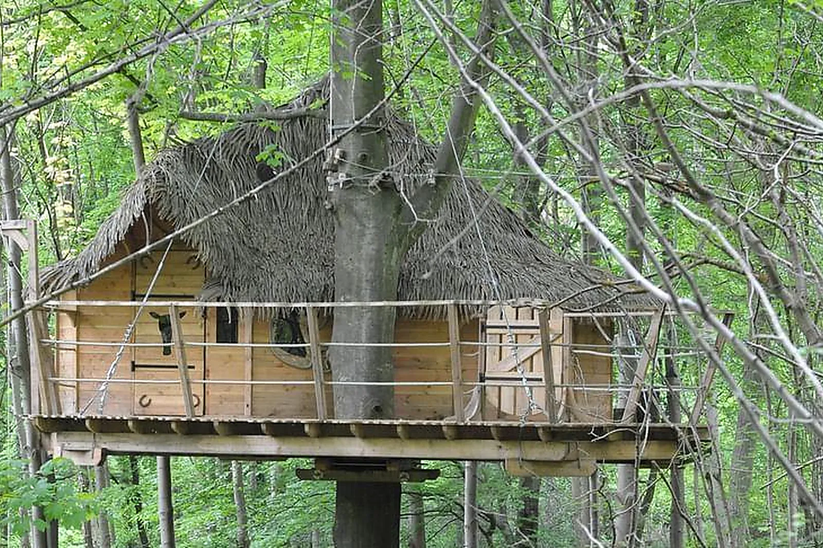 Lieux événementiels, LES CABANES DE FONTAINE