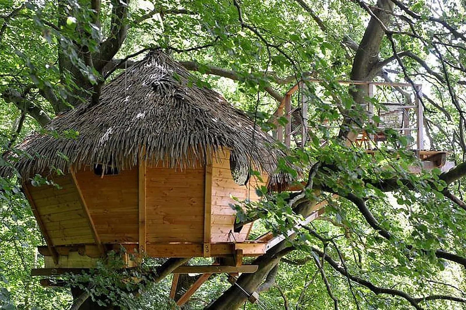 Lieux événementiels, LES CABANES DE FONTAINE