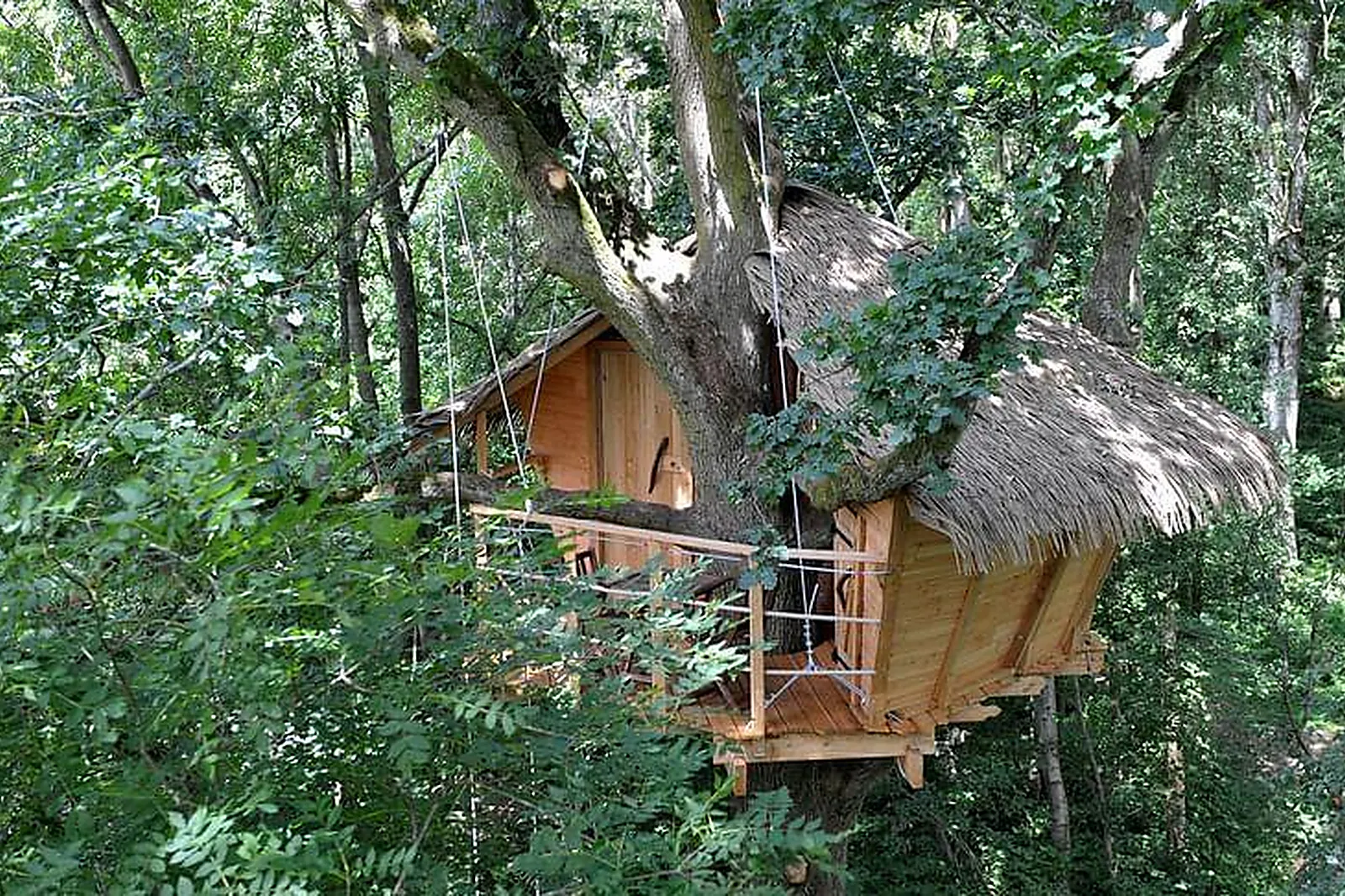 Lieux événementiels, LES CABANES DE FONTAINE