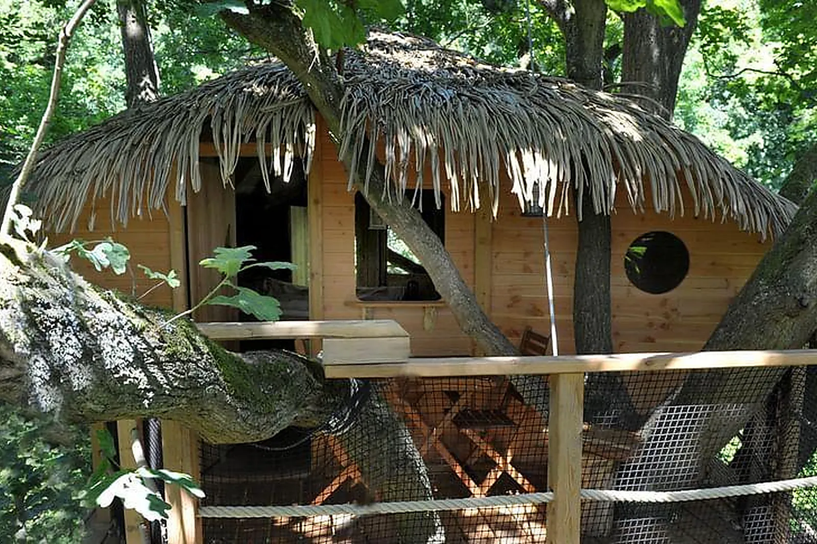Lieux événementiels, LES CABANES DE FONTAINE
