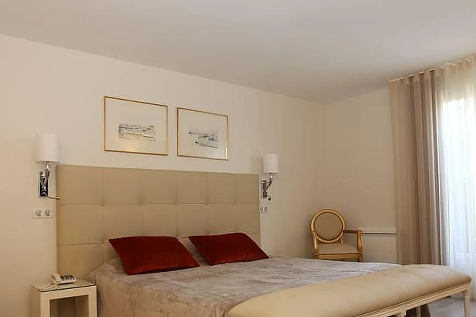 Lieux événementiels, LES CRIQUETS - HÔTEL RESTAURANT****