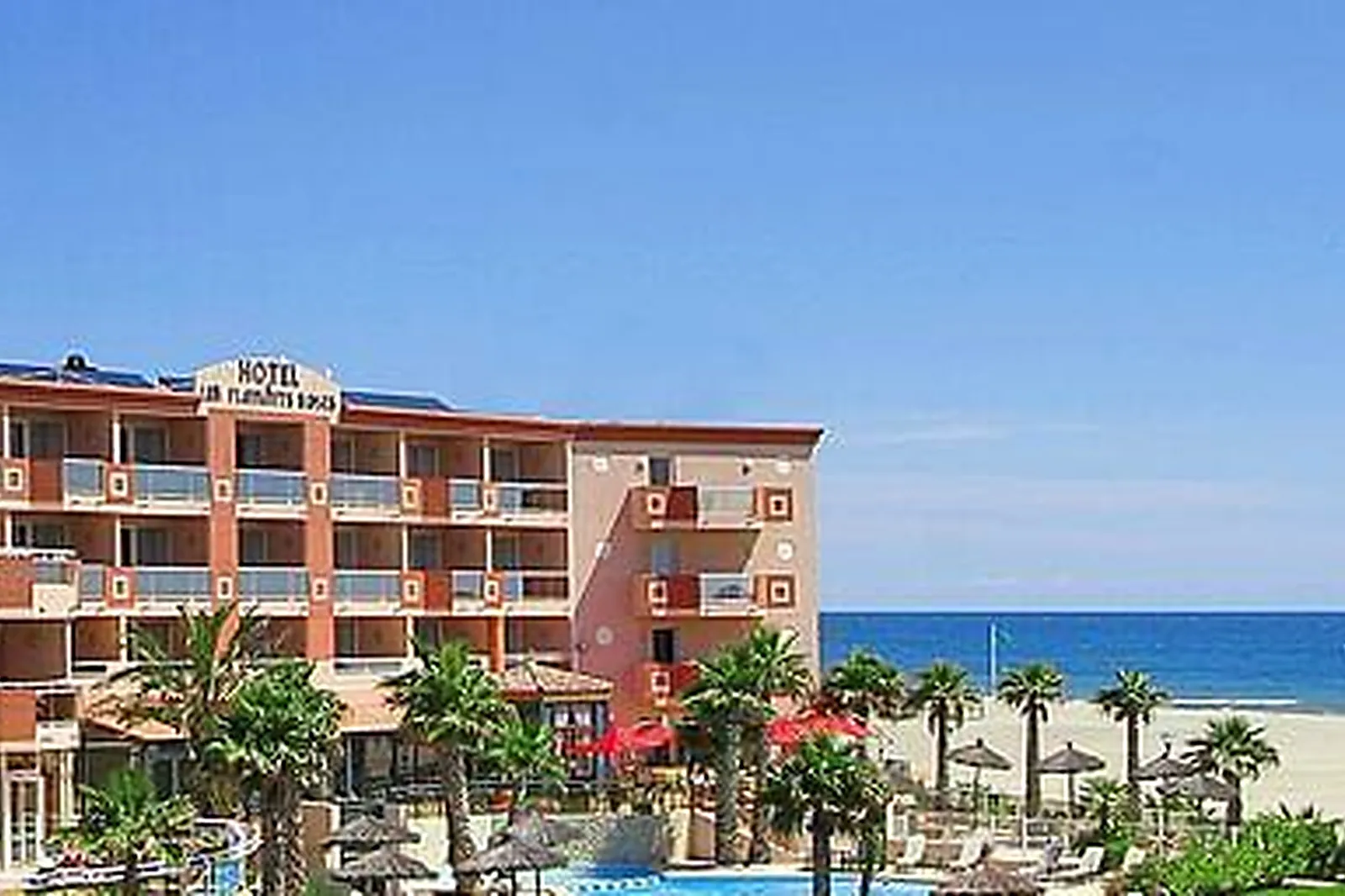 Lieux événementiels, LES FLAMANTS ROSES ****