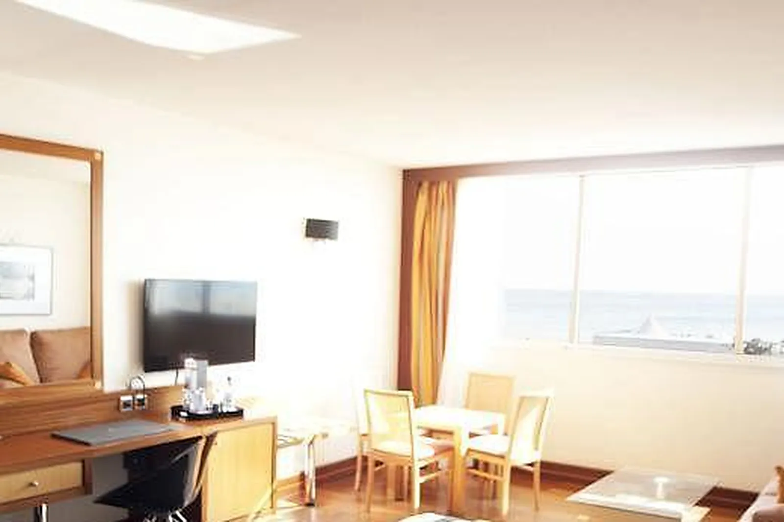 Lieux événementiels, LES FLAMANTS ROSES ****