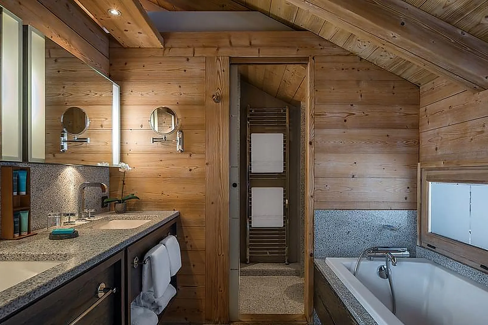 Lieux événementiels, LES GRANGES D'EN HAUT