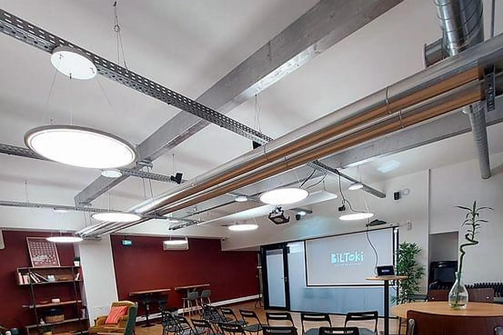 Lieux événementiels, LES HALLES DE BACALAN