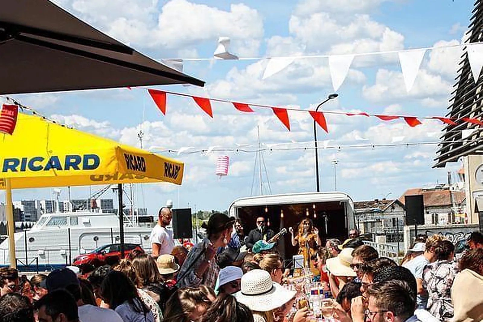 Lieux événementiels, LES HALLES DE BACALAN