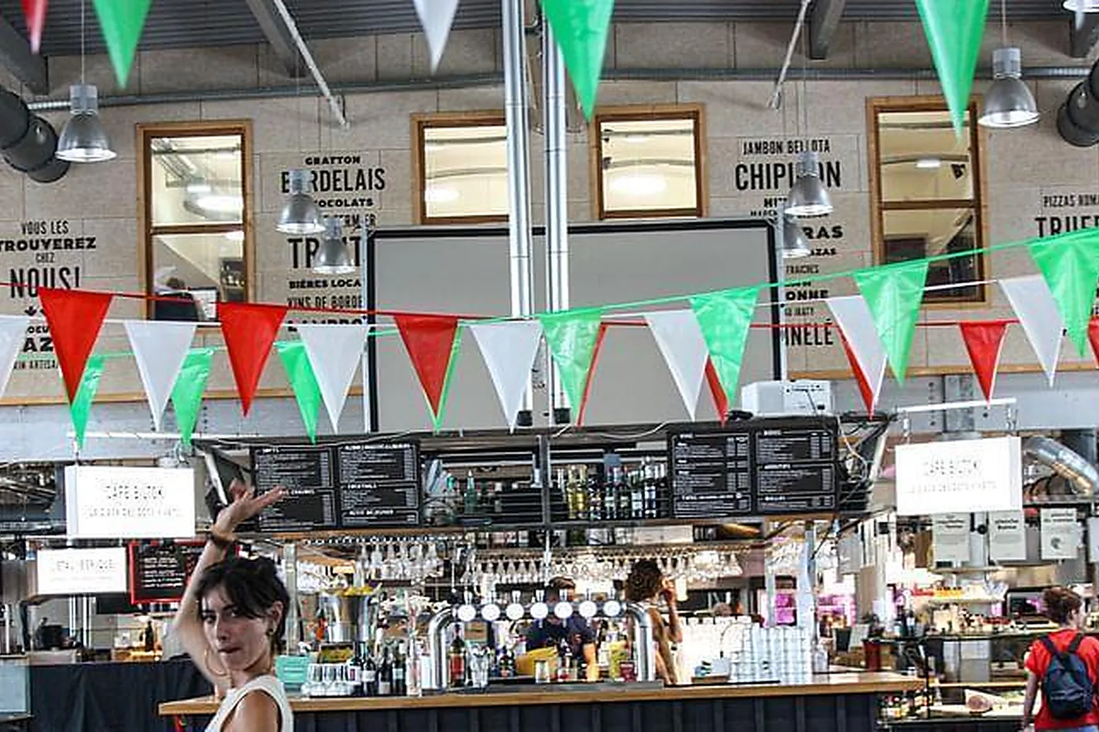 Lieux événementiels, LES HALLES DE BACALAN