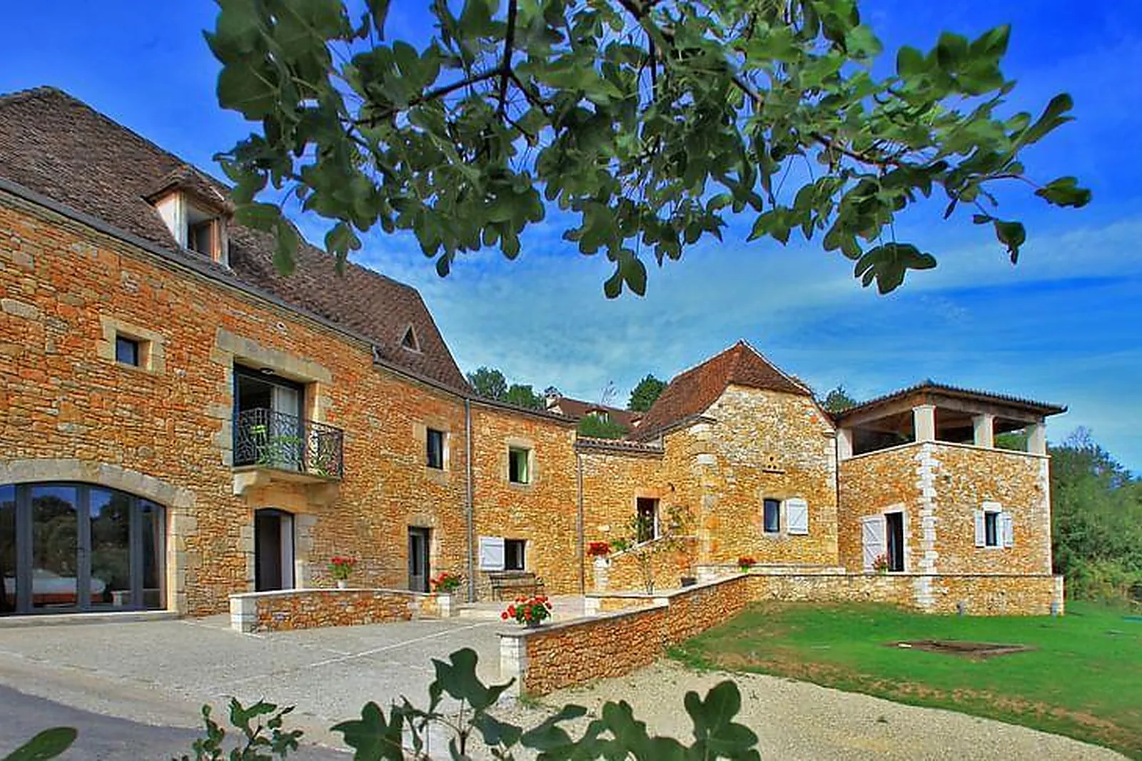 Lieux événementiels, LES HAUTS DE L'OUYSSE