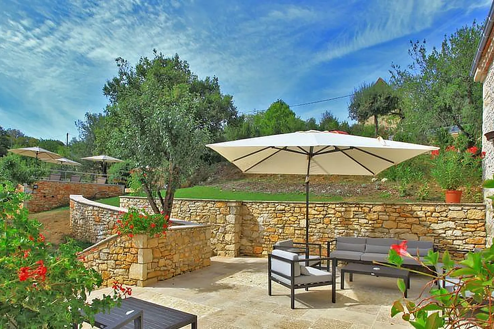 Lieux événementiels, LES HAUTS DE L'OUYSSE