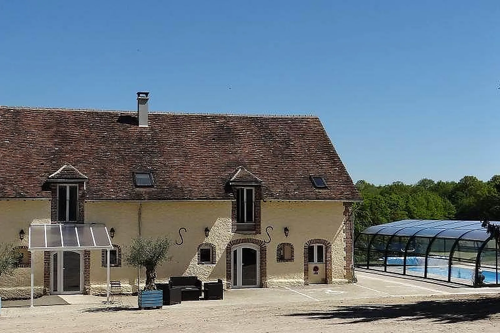 Lieux événementiels, LES MAISONS BLANCHES