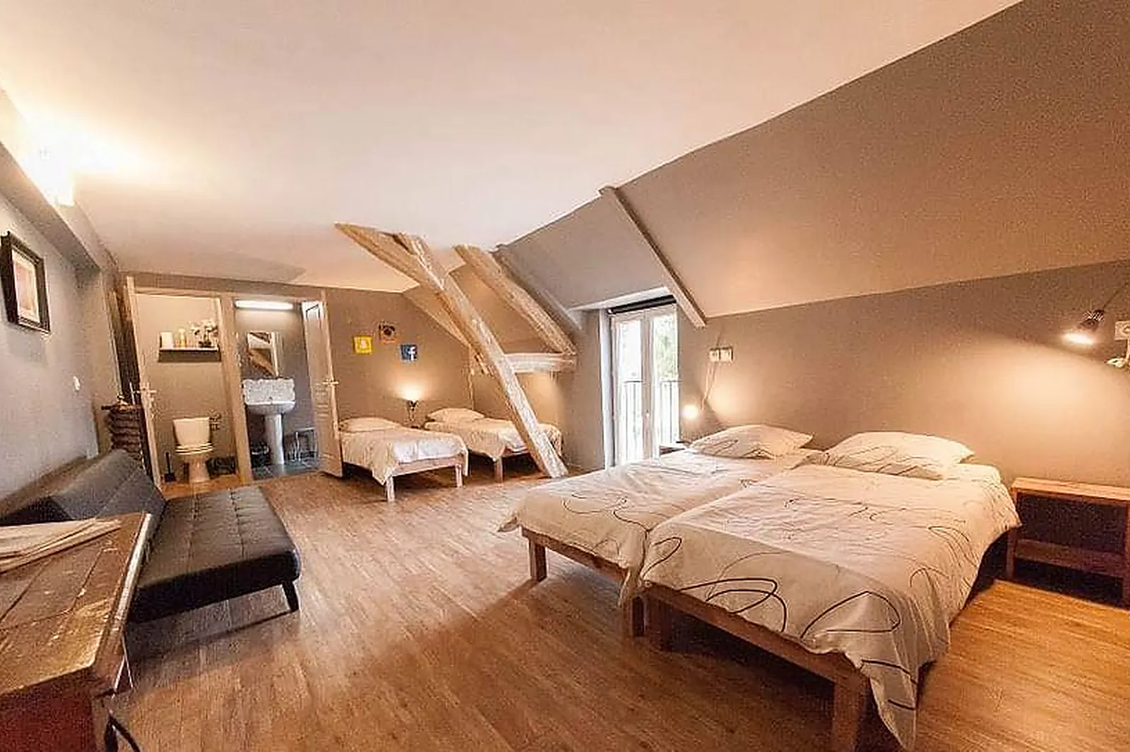 Lieux événementiels, LES MAISONS BLANCHES