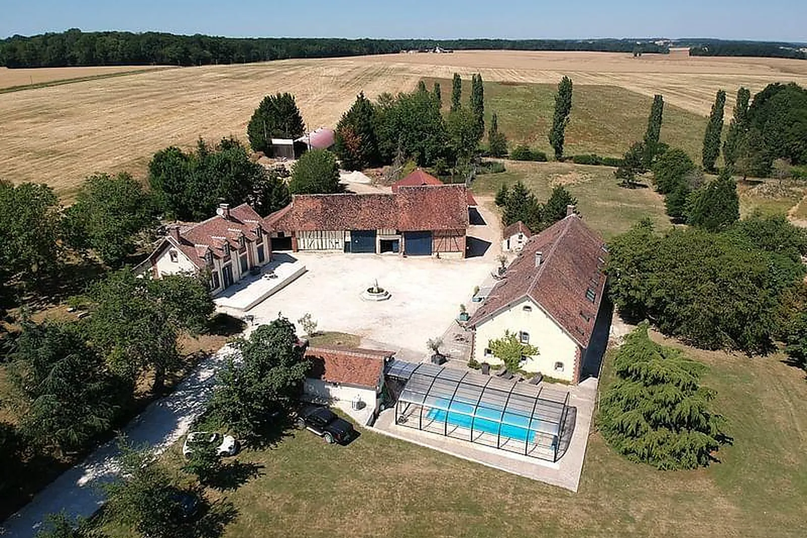 Lieux événementiels, LES MAISONS BLANCHES