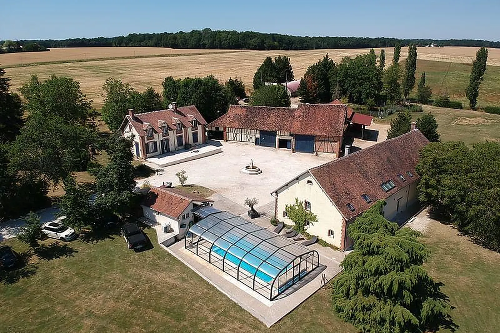 Lieux événementiels, LES MAISONS BLANCHES