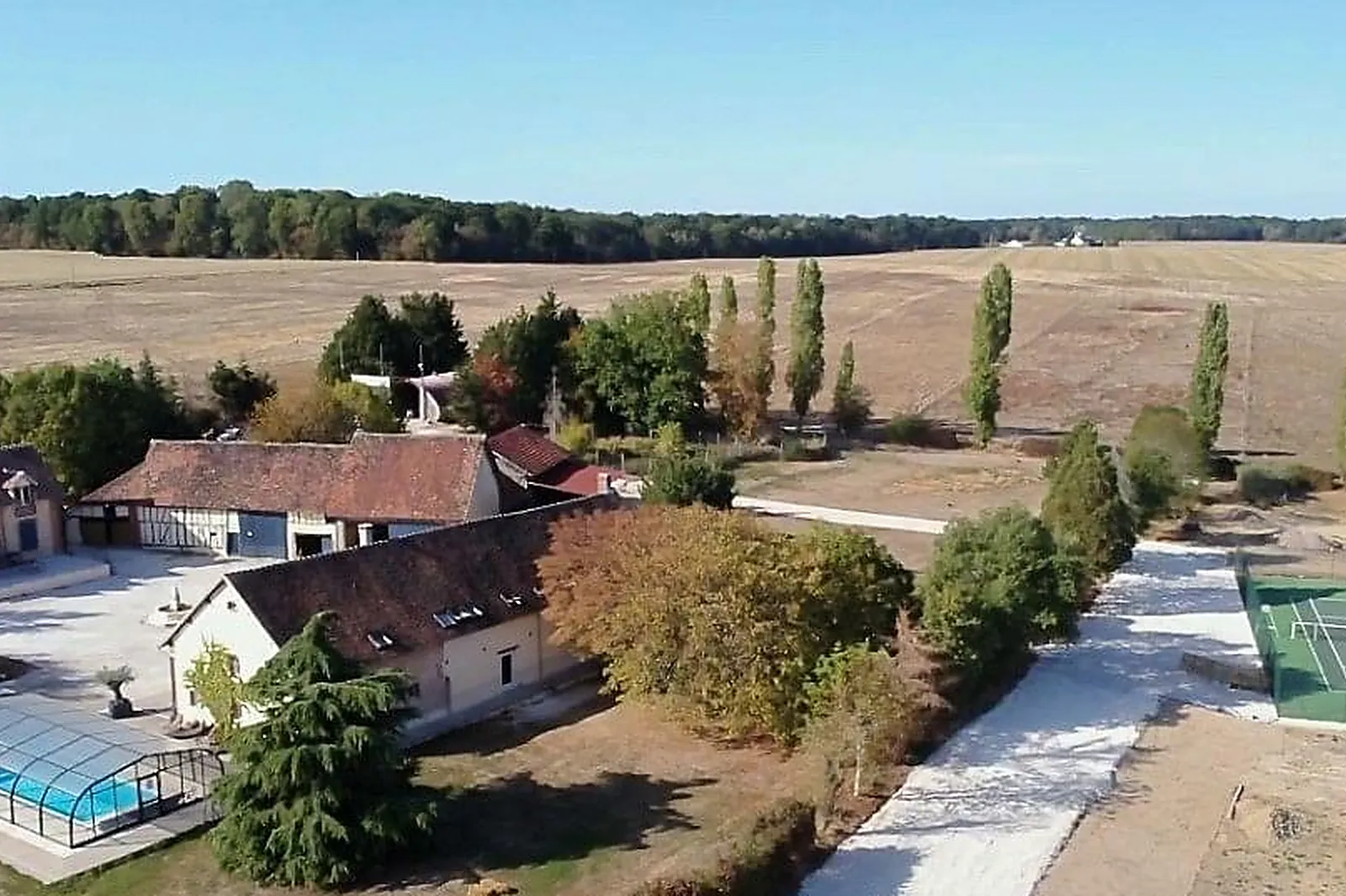 Lieux événementiels, LES MAISONS BLANCHES
