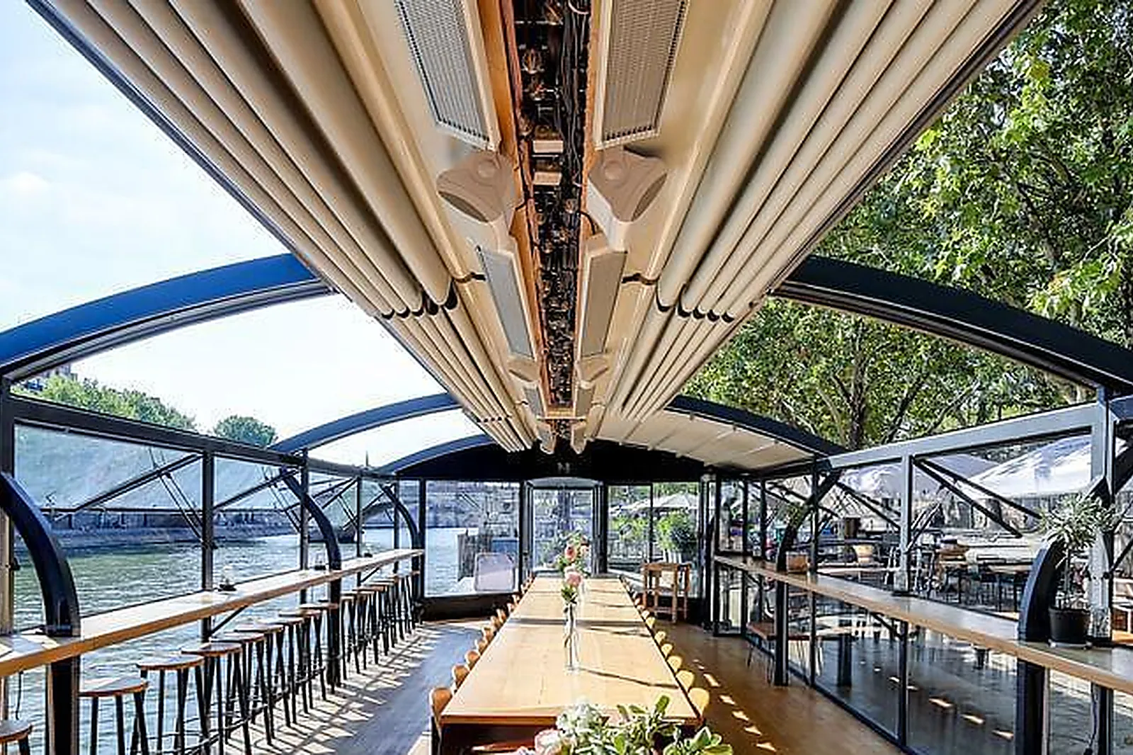 Lieux événementiels, LES MAQUEREAUX RIVE DROITE