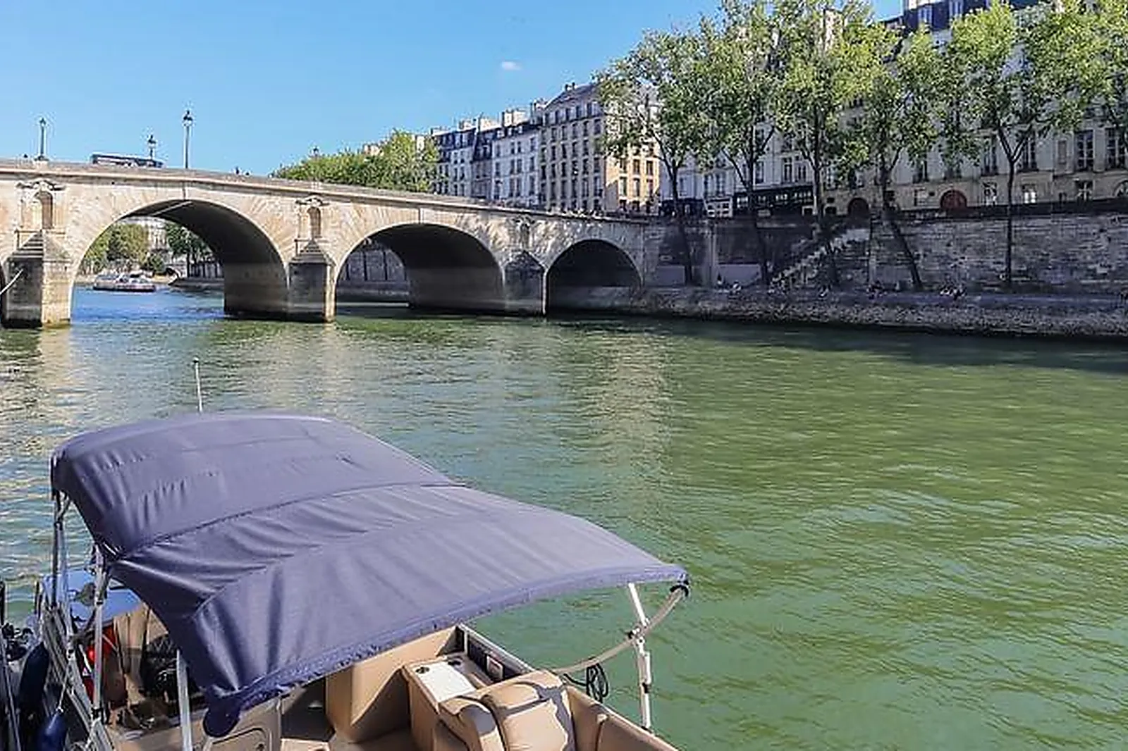 Lieux événementiels, LES MAQUEREAUX RIVE DROITE