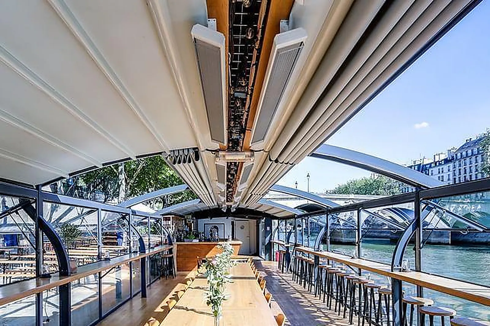 Lieux événementiels, LES MAQUEREAUX RIVE DROITE