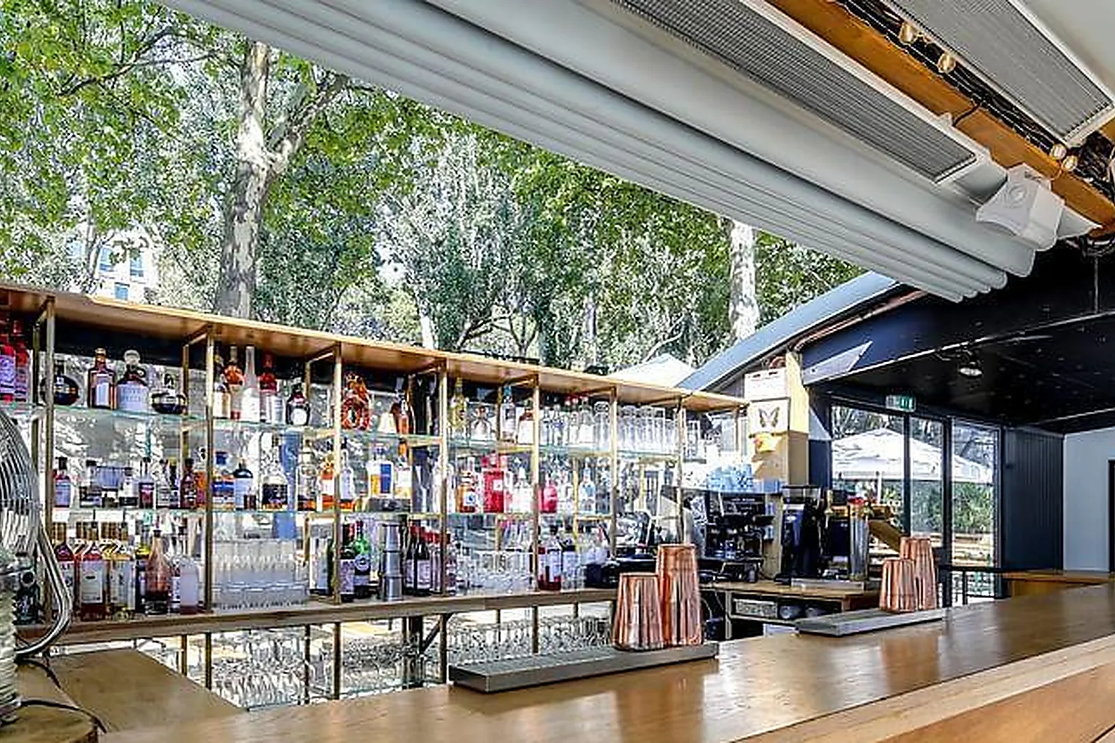 Lieux événementiels, LES MAQUEREAUX RIVE DROITE