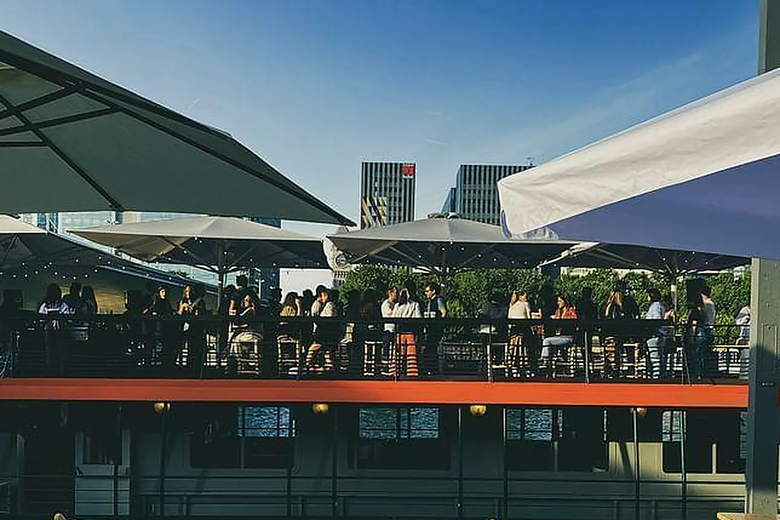 Lieux événementiels, LES MAQUEREAUX RIVE GAUCHE