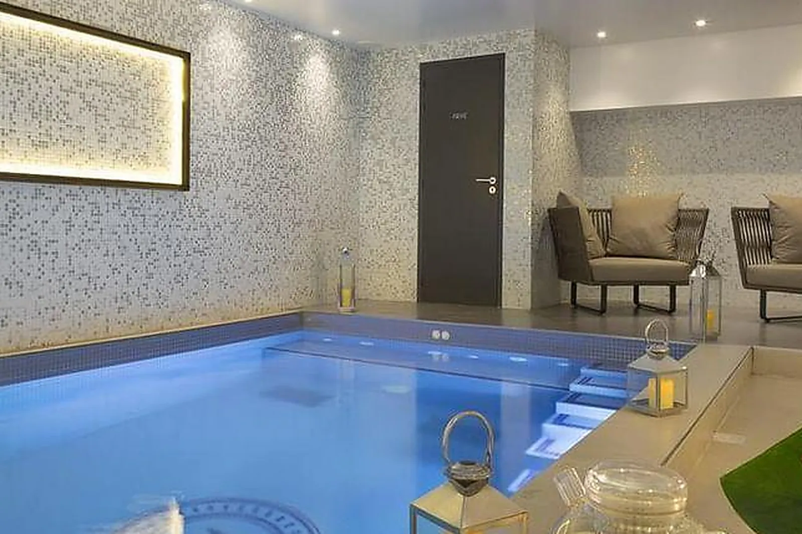 Lieux événementiels, LES MATINS DE PARIS ****