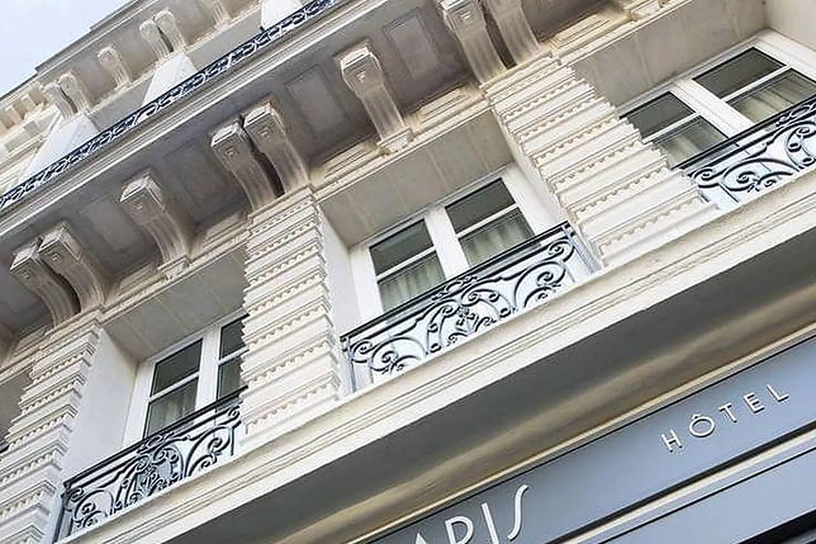 Lieux événementiels, LES MATINS DE PARIS ****