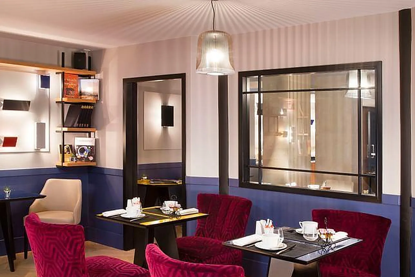 Lieux événementiels, LES MATINS DE PARIS ****