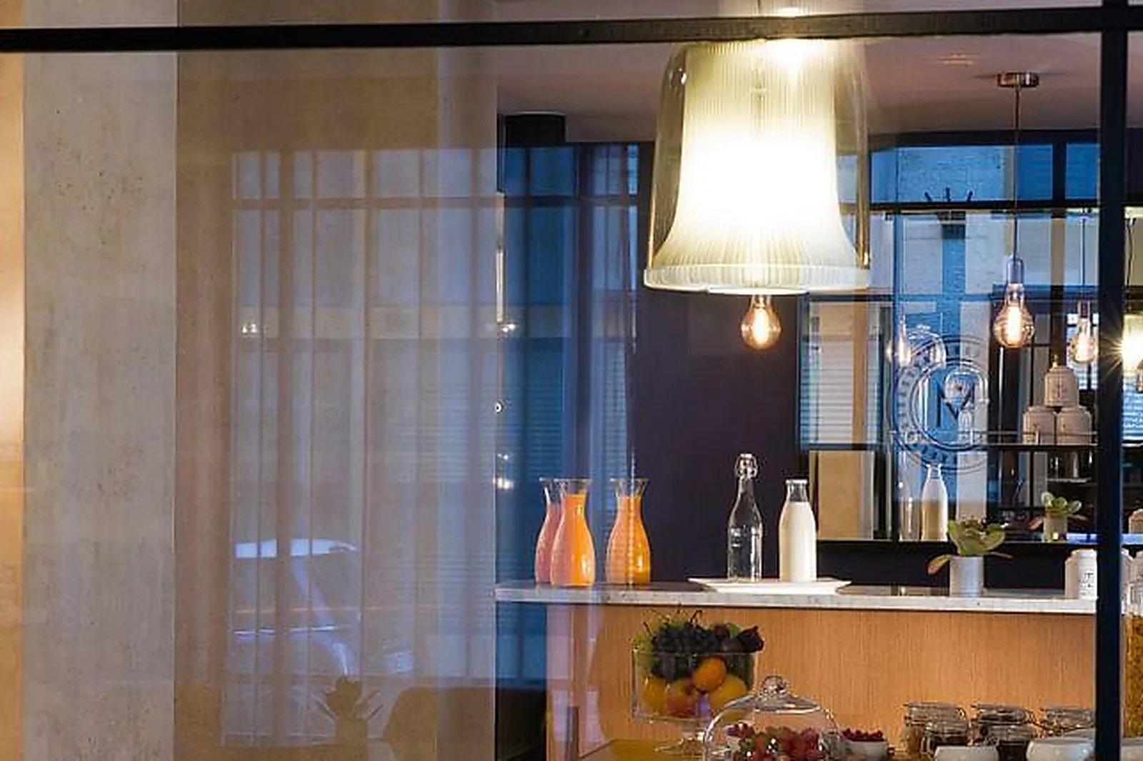 Lieux événementiels, LES MATINS DE PARIS ****