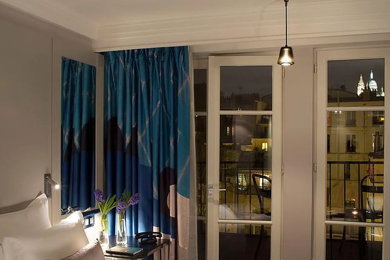 Lieux événementiels, LES MATINS DE PARIS ****