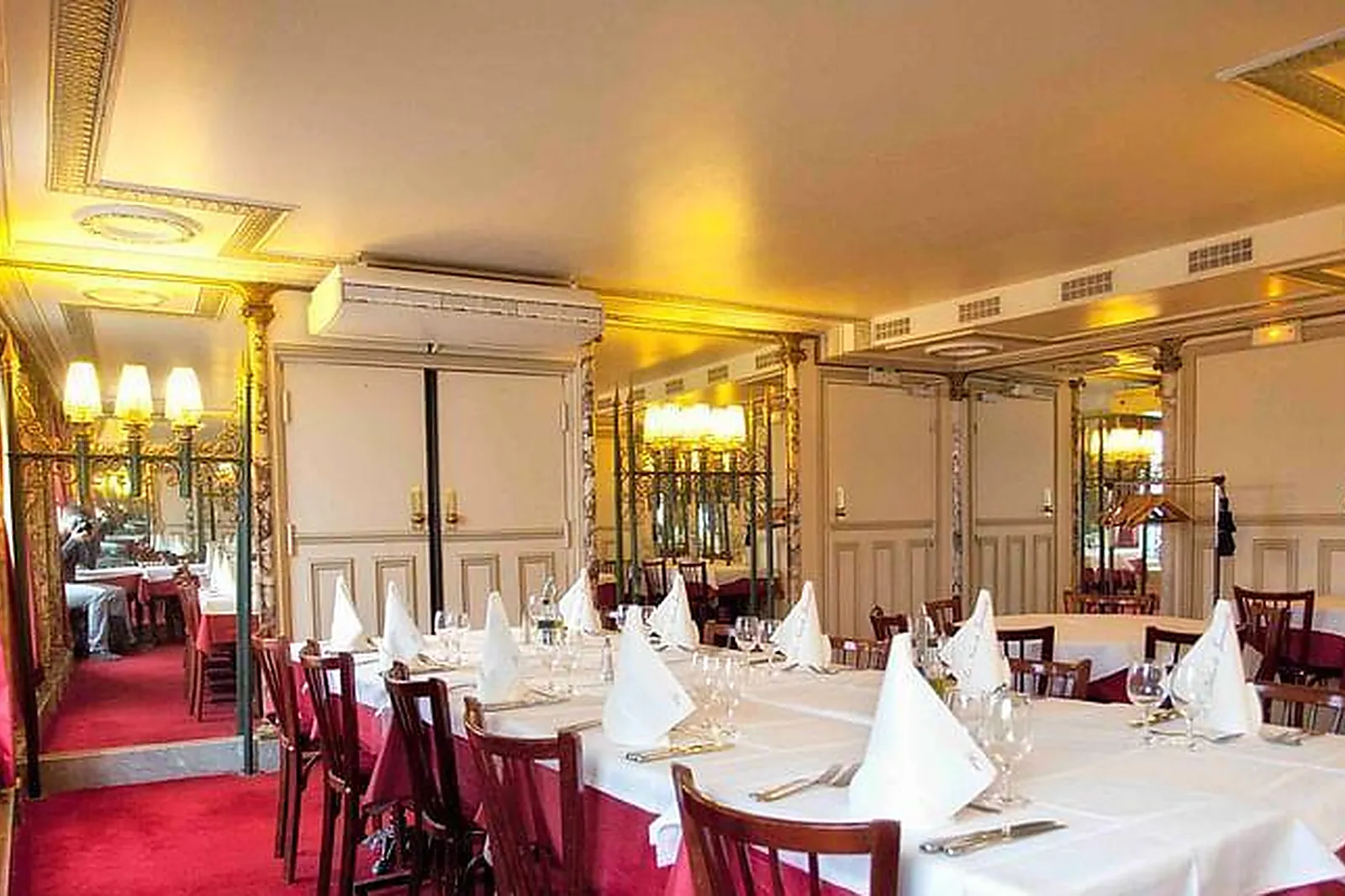 Lieux événementiels, LES NOCES DE JEANNETTE