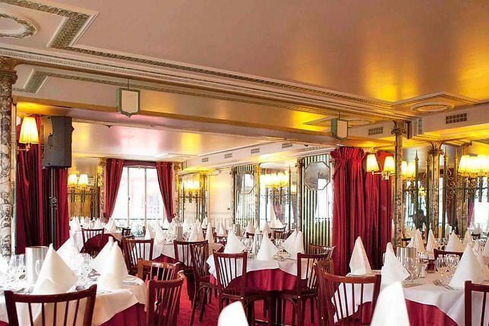 Lieux événementiels, LES NOCES DE JEANNETTE